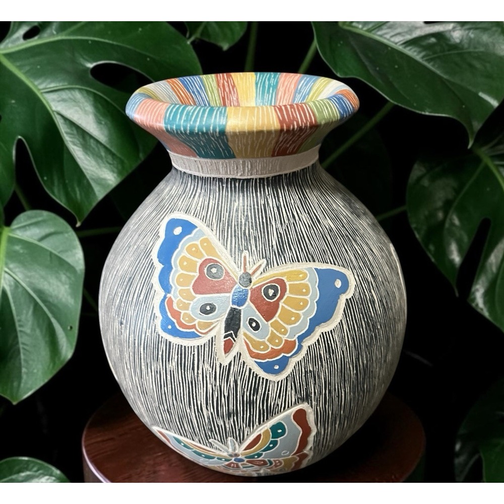 Mata Ortiz Pottery Mariela Tena Hernandez Butterflies Sgraffito Jar Vase Olla